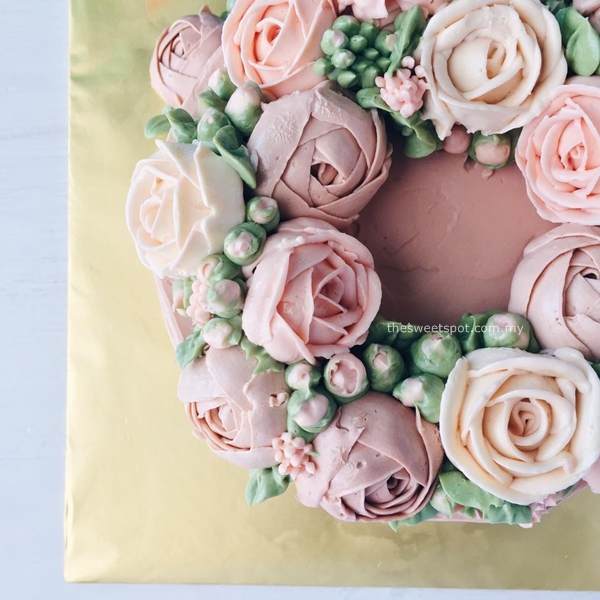 pastel-vintage-buttercream-flower-cake-2
