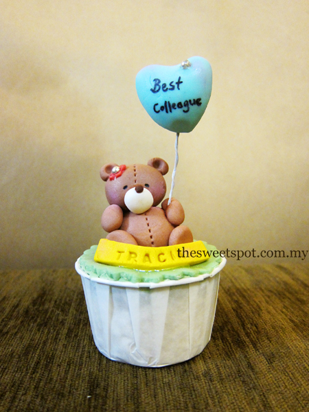 http://thesweetspot.com.my/wp-content/gallery/cupcakes/bear-cupcake.jpg