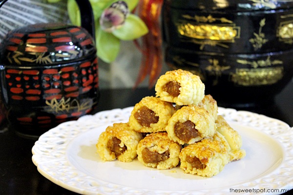 Chinese New Year Baking : Pineapple Tarts (Nastar Rolls)
